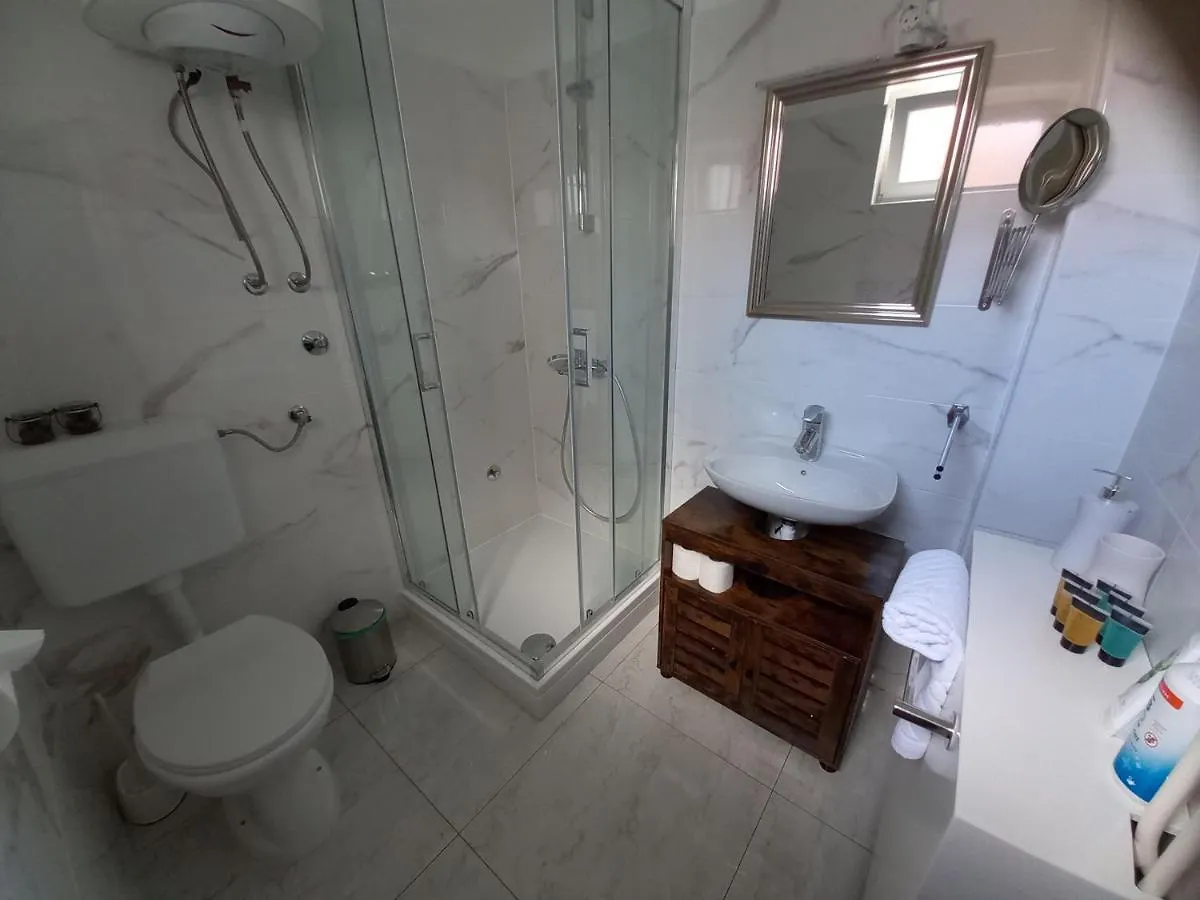 Studio Apartmani “Jarnecic” Krk Town Apartmán